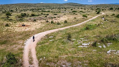 GRAVEL GRANDS CAUSSES N°27 - RANDO SUR LE CAUSSE DU LARZAC