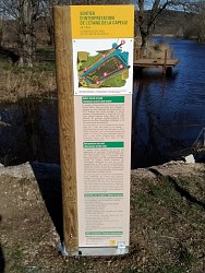 The Capelle Masmolène pond interpretation trail