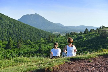 Les puys Lassolas et de la Vache