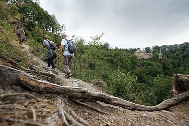 Autour du Château de Reinhardstein, entre canyons et eaux vives