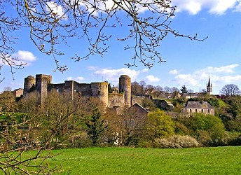 Découverte de la cité médiévale de Pouancé, Petite Cité de Caractère