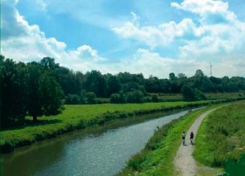 骑自行车在AVESNOIS的绿色路线上漫游 - Maubeuge，Ferrière-la-Petite 注意事项：
- 不要翻译专有名词
- 尊重细微差别