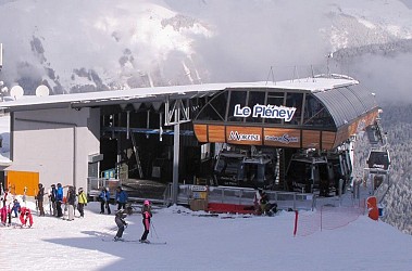 在勒普莱尼雪地徒步旅行