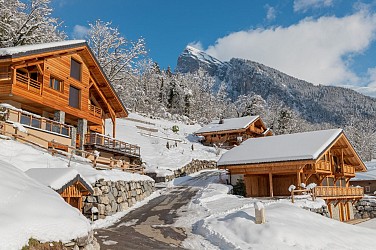 Snowshoeing itinerary : The village of Chantemerle