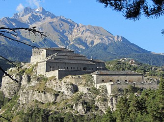 Le sentier des Bâtisseurs à pied