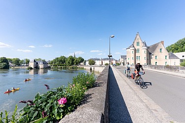 La Flèche < >Durtal