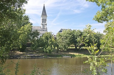 JUIGNE-SUR-LOIRE - 80 - LOIRE ET VIEUX HAMEAUX