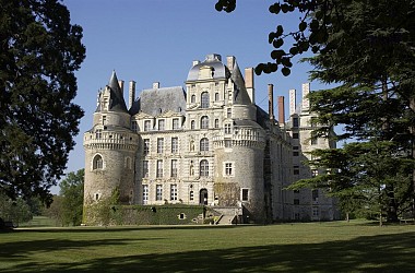 SENTIER DE SAINT-JACQUES-DE-COMPOSTELLE : LA VOIE DES PLANTAGENÊTS