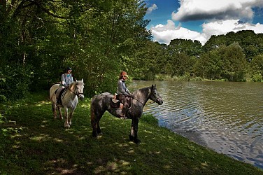 Entre bocage et roussard... à cheval