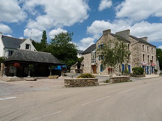 Lopérec : balade du bourg