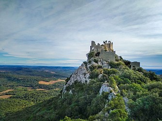 ROUTE DES VINS A L'OMBRE DU CHATEAU DE MONTFERRAND
