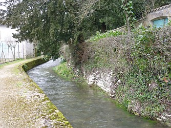 Saint-Symphorien : entre pierre et nature