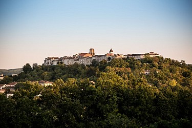 Tournon-d'Agenais / Bénès, la bastide vue du sud