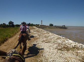 Boucle à cheval de Saint-Seurin-de-Cadourne