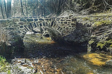 The Roman bridge (shortcut)