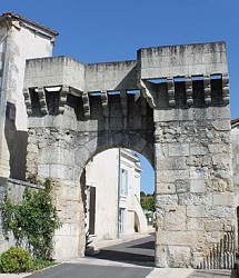 Point de vue sur la Vallée de la Dronne à la terrasse de Montagrier