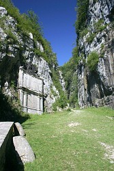 Path "le Défilé des Echelles