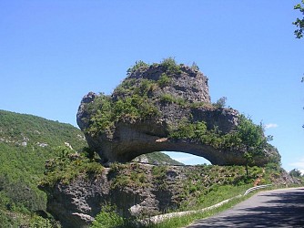Liaison la tombe du géant