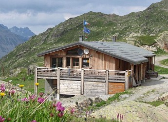 Refuge de l'Etendard - Rando Pédestre 2 jours au pied des lacs et glacier de St Sorlin