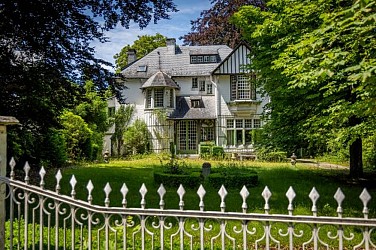 Staircase and villa walk - circuit B