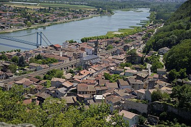 Car trip in the Vivarais region and the Rhone Valley