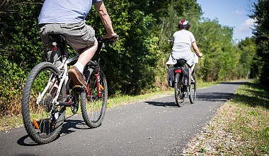 Bordeaux, Créon et Sauveterre-de-Guyenne à vélo par la piste Roger Lapébie