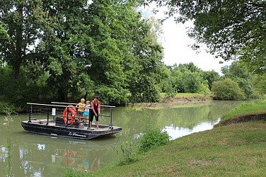 Le sentier des bois blancs à St-Pierre-le-Vieux dans le Marais poitevin en Vendée
