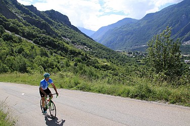 Montée à Montdenis