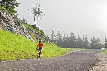 Cycling tour: Climbing the Semnoz north face