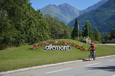 Le tour du lac du Verney en vélo électrique depuis Bourg-d'Oisans