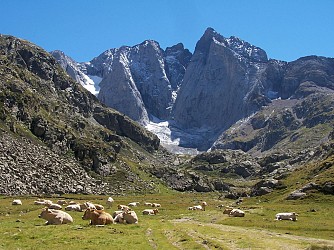 Au coeur du massif de Gavarnie et du Vignemale