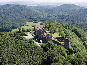 Hunebourg Castle forest trail