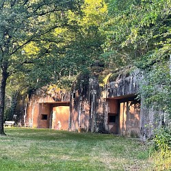 Walking tour: Casemates Trail