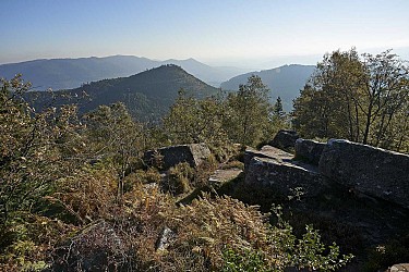 Hiking trail D02: The two Donons