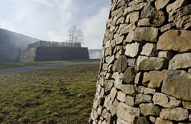 Bibracte, tour des remparts