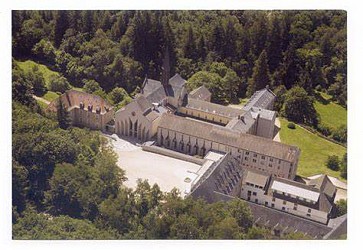 Abbaye de la Pierre qui vire