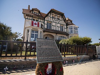 Nan Red et Nan White sur les pas des Canadiens