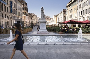Randonnée urbaine du Vieux-Port à la marina olympique
