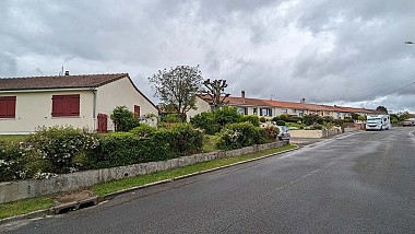 From the housing estate via the climbs to the Père Marquette stele