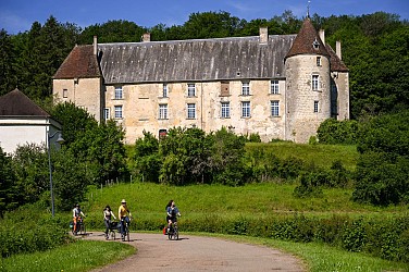 De forêts en châteaux - Les Bertranges à vélo
