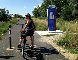 ARLES - À vélo, le long de la Via Rhôna