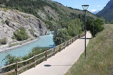 The L’Argentière-la-Bessée green route ("Voie Verte")