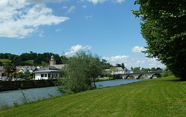 Balade à Roulettes n°44 : Nay, du lavoir à la passerelle