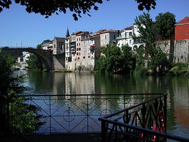Villeneuve-sur-Lot, la rivière, rive droite, r ...