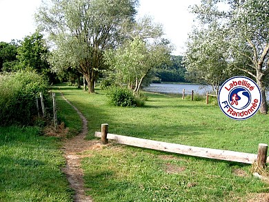 Sentier des villages - SAINT JULIEN DES LANDES ...