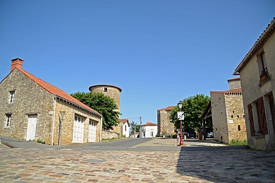 Sentier de Puybelliard par Dinchin (variante)  ...