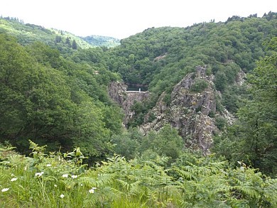 The fountain of Artigues trail