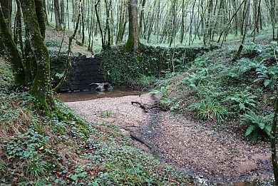 Sentier de Blancou, le Touron - Queyssac-les-V ...