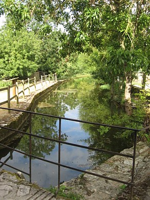 CIRCUIT PÉDESTRE SUR LES PAS D'ALIENOR D'AQUITAINE