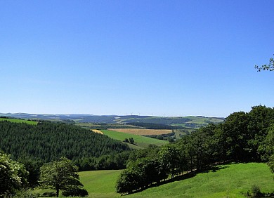 En vélo sur les monts du Lévézou en Aveyron